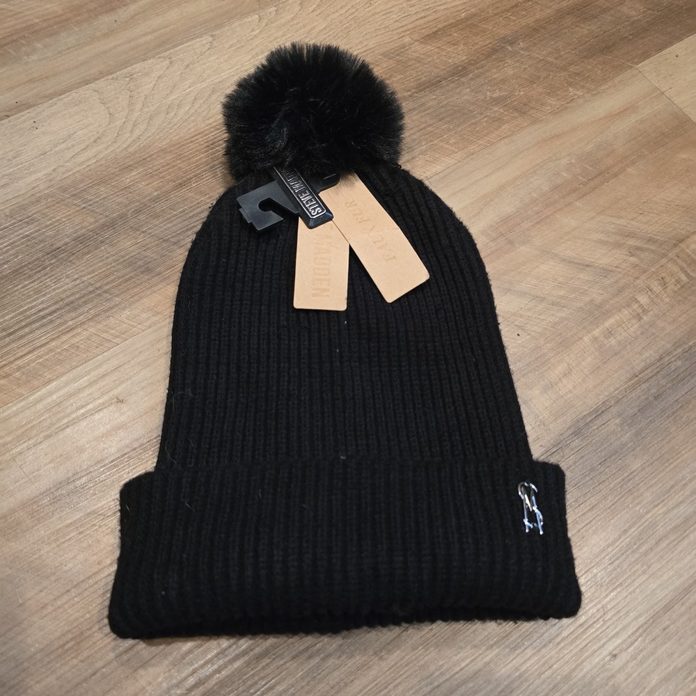 Womans Steve Madden Black Pom-pom Winter Beanie Hat One Size NWT